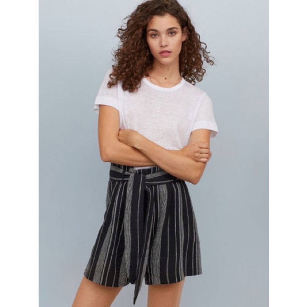h&m black striped paperbag shorts